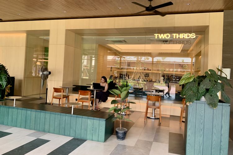 Two Thrds Coffee di Pondok Indah Mall (PIM) 5. PIM 5 resmi dibuka pada Februari 2026 dengan konsep sedikit berbeda. Di mal terbaru ini, tidak ada bangunan bertingkat tinggi layaknya PIM 1, 2, dan 3, Senin (25/5/2026).