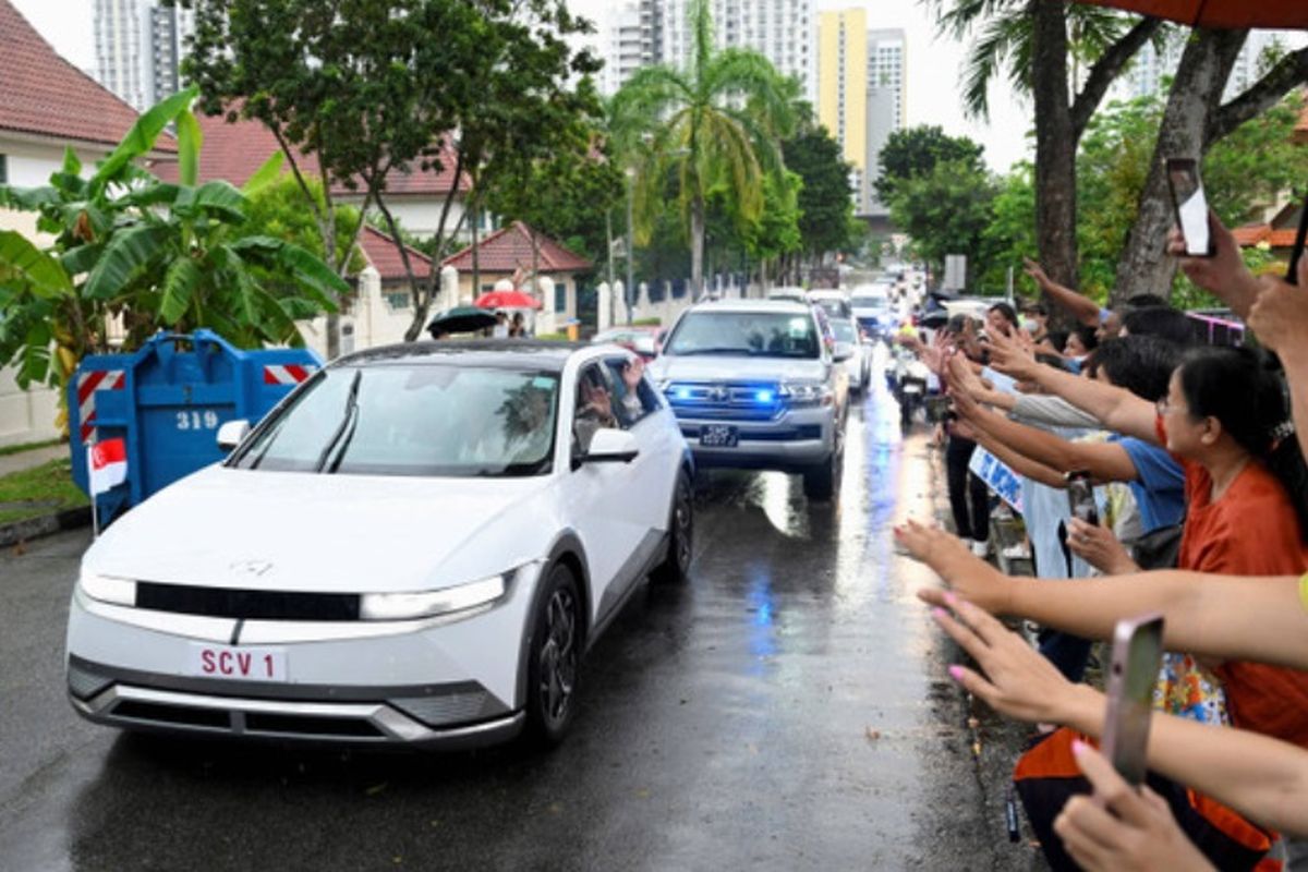 Paus Fransiskus Naik Ioniq 5 di Singapura