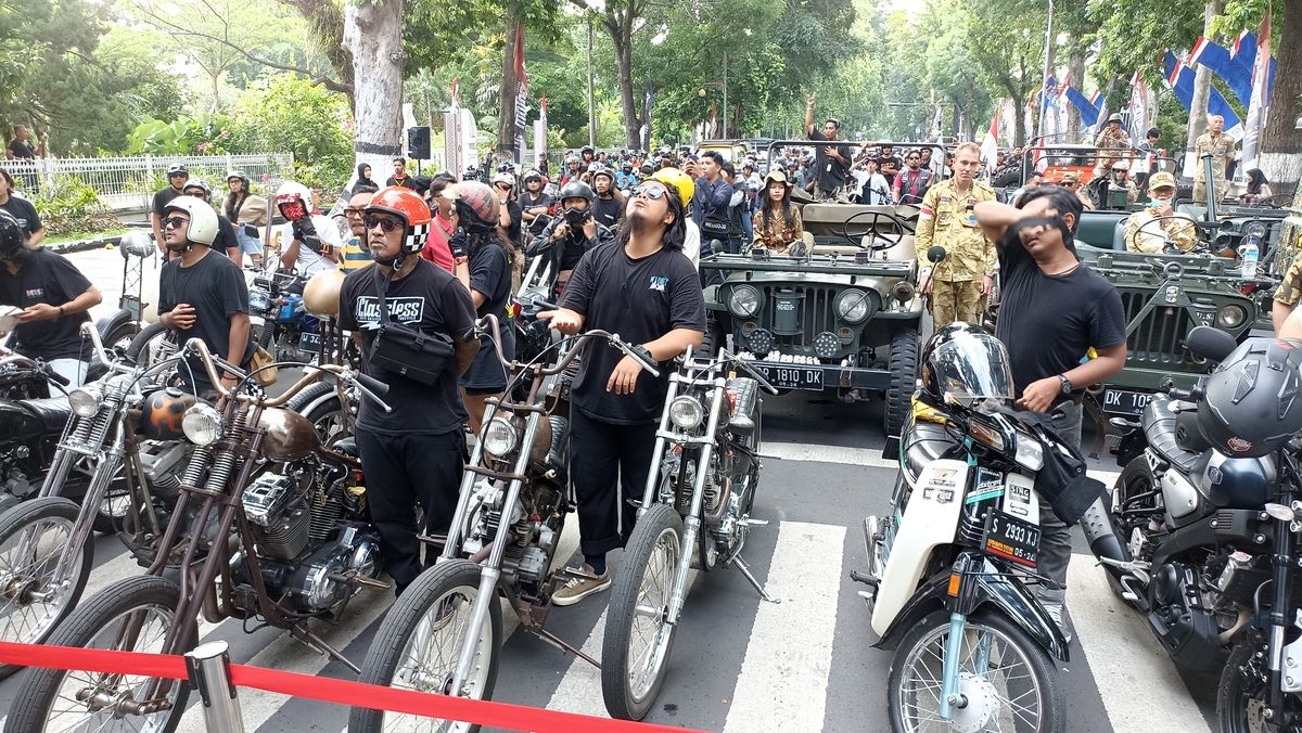 Berbagai Komunitas Motor Meriahkan Parade Otomotif Motocross Lombok-Sumbawa