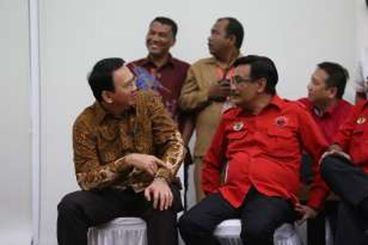 Basuki Tjahaja Purnama (Ahok) dan Djarot diabadikan di Kantor DPP PDI Perjuangan, Jakarta, Senin (20/9/2016). Partai PDI P mengusung Ahok dan Djarot untuk pilkada DKI 2017 mendatang.