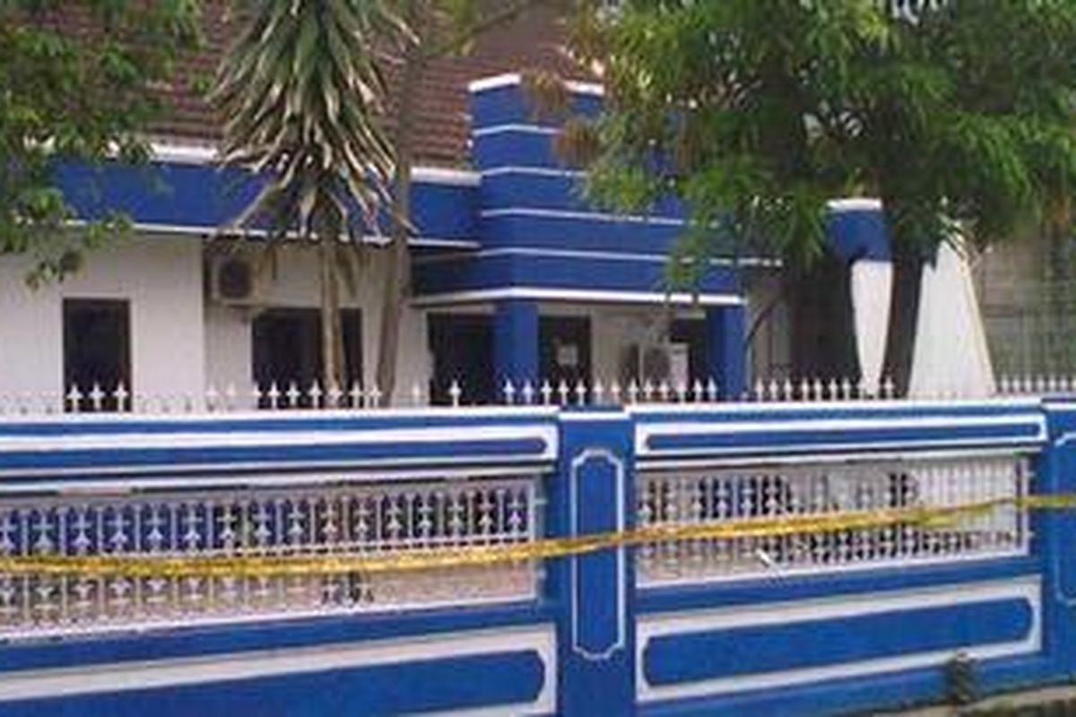 inilah kantor milik Heri Sapto Prabowo yang digrebek polisi pada Jumat (3/12/2010), di kantor ini didapati bahan peledak dengan daya ledak tinggi. 