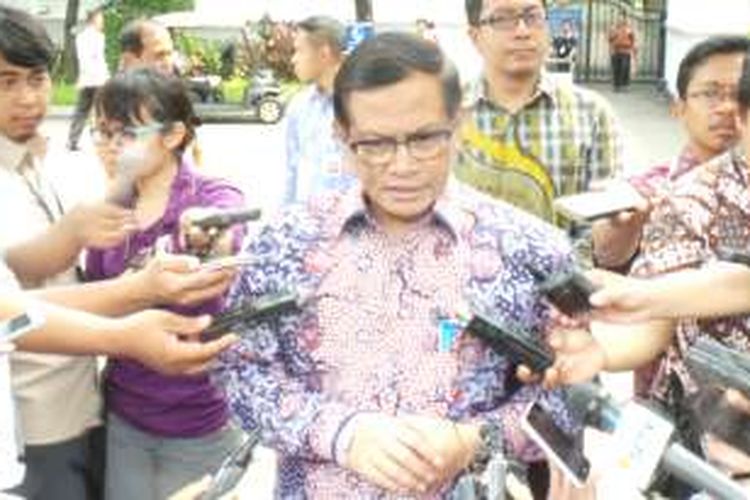 Sekretaris Kabinet Pramono Anung di Istana Kepresidenan, Rabu (27/1/2016).