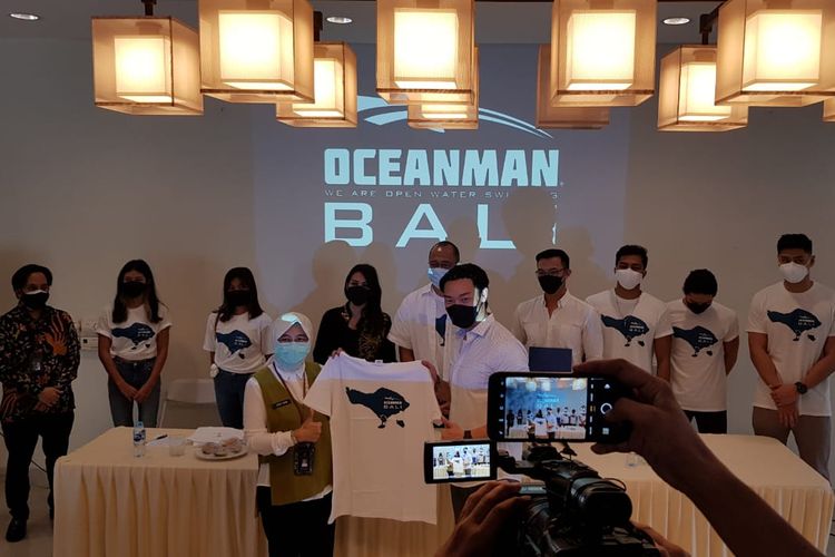Suasan konfrensi pers event renang internasional, Oceanman Bali 2021.