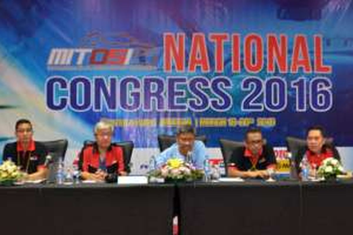 Musyawarah Nasional (Munas) komunitas Mitsubishi Outlander Sport Indonesia (MitOSI) telah rampung digelar di Ancol, Jakarta, pada Sabtu (19/3/2016). Keputusan MitOSI, Wayan Eka Putra kembali menjadi Ketua Umum untuk periode 2016 – 2018. 