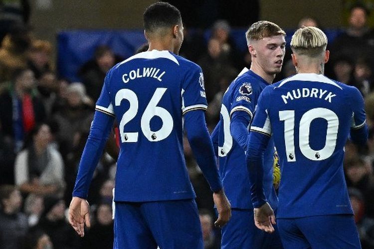 Para pemain Chelsea merayakan gol Nicolas Jackson ke gawang Sheffield United dalam laga pekan ke-17 Premier League yang digelar di di Stamford Bridge, London, pada Sabtu (16/12/2023).