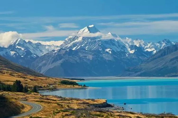 Gunung Cook, yang tertinggi di Selandia Baru, juga merupakan yang terbesar di seluruh benua Selandia.
