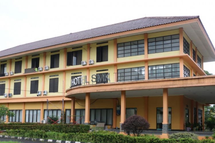 SMKN 24 Jakarta di Bambu Apus, Cipayung, Jakarta Timur.