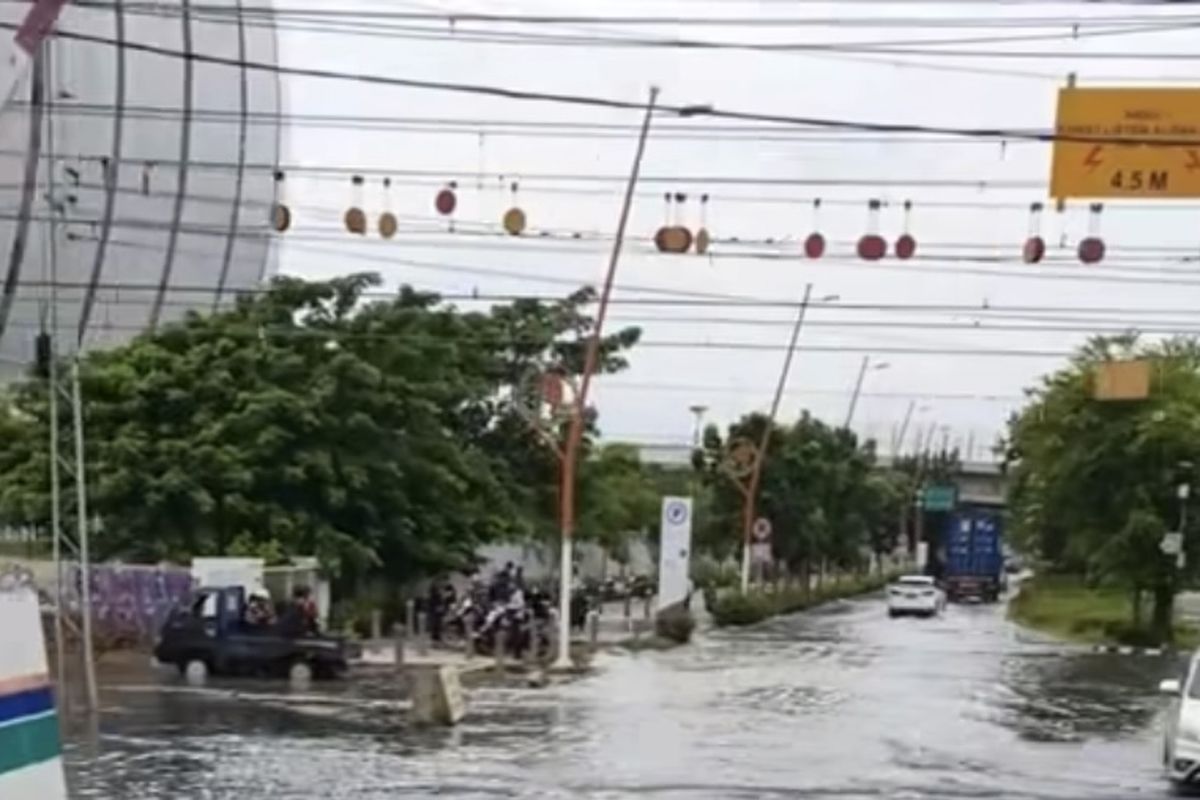 Jakpro Sebut JIS Tak Terdampak Banjir Rob, Tetap Beroperasi Normal