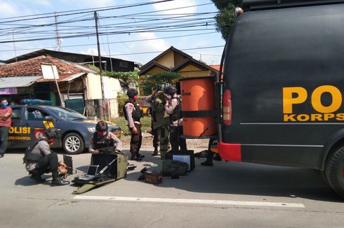 Penjelasan Polisi Soal Tas Misterius di Karawang yang Diduga Bom