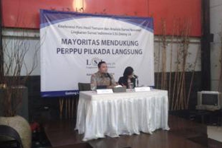 Konferensi pers Lingkaran Survei Indonesia (LSI), menunjukan mayoritas pubik mendukung Presiden Susilo Bambang Yudhoyono mengeluarkan Peraturan Pemerintah Pengganti Undang-Undang (Perppu), Kamis (2/10/2014).