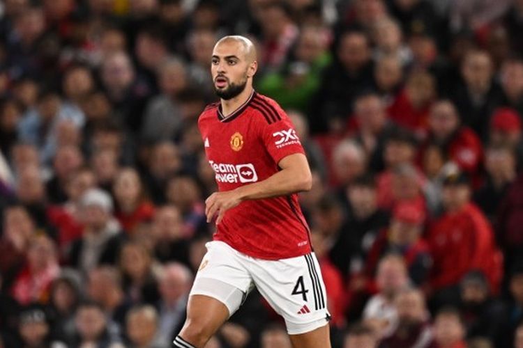 Sofyan Amrabat saat pertandingan Man United vs Crystal Palace pada putaran ketiga Piala Liga Inggris di Stadion Old Trafford, Rabu (27/9/2023) dini hari WIB. 