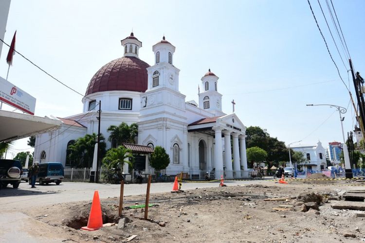 Kementerian Pekerjaan Umum dan Perumahan Rakyat (PUPR) melakukan penataan kawasan Kota Lama Semarang, Jawa Tengah. 