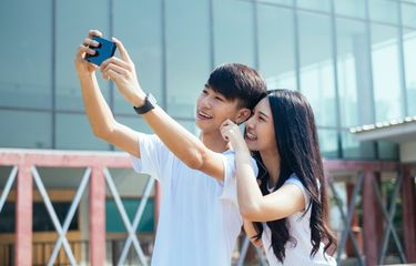 Pacaran Anak Sekarang Mengkhawatirkan Ini 8 Tips Untuk Orangtua Halaman All Kompas Com