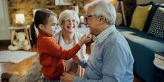 Grandparenting dan Pengasuhan Orangtua, Sinergi atau Seteru? 
