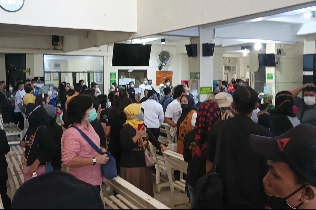 Suasana Kepanikan Di Gedung Pengadilan Negeri Kelas 1A di Kota Bekasi Usai Simpatisan Merasakan Gempa