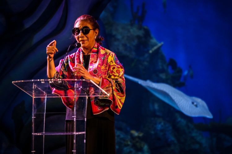 Menteri Kelautan dan Perikanan (KKP), Susi Pudjiastuti memberikan sambutan saat meresmikan Jakarta Aquarium di Neo SOHO Mall, Jakarta Barat, Selasa (16/10/2018). Menteri Kelautan dan Perikanan (KKP), Susi Pudjiastuti meresmikan Jakarta Aquarium yang memiliki konsep edutainment sekaligus dapat menjadi sebuah destinasi wisata baru bagi masyarakat.