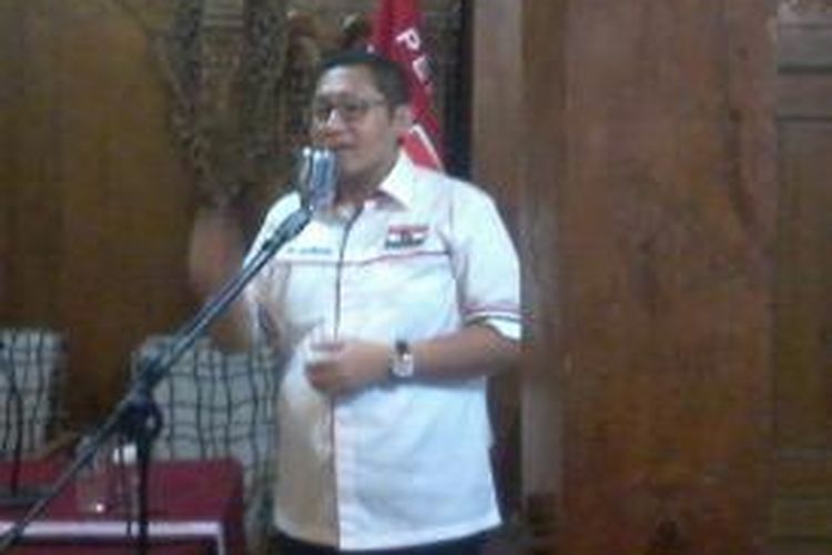 Mantan Ketua Umum Partai Demokrat Anas Urbaningrum menilai, Presiden Susilo Bambang Yudhoyono seharusnya berhati-hati dalam menerima info dari orang-orang terdekatnya.