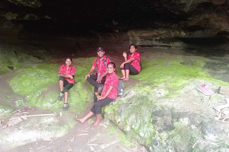 Gua atau Liang Tewong merupakan satu dari sekian gua alam di Manggarai Timur, NTT, 3 Oktober 2022. (DOK/Warga kampung Ajang-Rikardus Jemali)