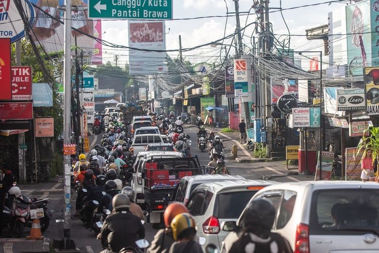 Ilustrasi kemacetan di Bali. Dinas Perhubungan Provinsi Bali mencatat ada sekitar 871.607 wisatawan dan 98.907 unit kendaraan yang memadati Pulau Dewata selama libur Nataru