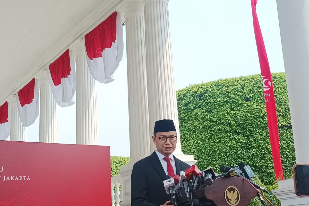 Kepala BPOM Taruna Ikrar usai dilantik Presiden Joko Widodo di Istana Negara, Jakarta, Senin (19/8/2024).