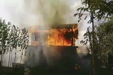 Rumah 2 Lantai di Muna Hangus Terbakar, Diduga karena HP Dicas