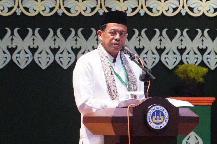 Rektor Universitas Negeri Padang (UNP) Ganefri. 