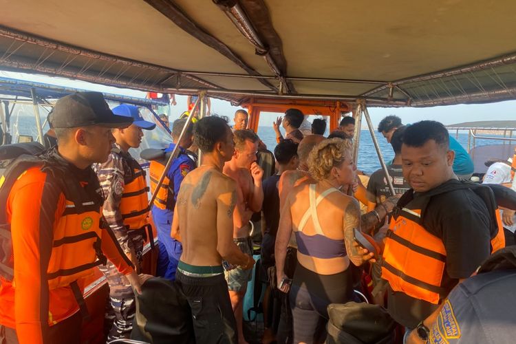 Kapal Wisata Tenggelam di TN Komodo, 1 Belum Ditemukan, 29 Penumpang Selamat