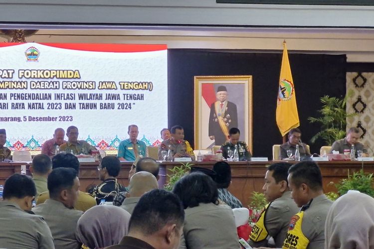 Kapolda Jawa Tengah, Ahmad Luthfi saat menghadiri Forkopimda di Gradhika Bhakti Praja, Selasa (5/12/2023).