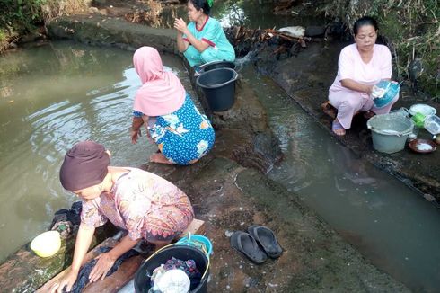 Cianjur Dilanda Krisis Air Bersih, Warganya Pakai Air Kubangan untuk MCK