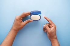 8 Manfaat Petroleum Jelly di Rumah, Hapus Noda hingga Membasmi Hama