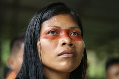 Perempuan Amazon, Pelindung Hutan Hujan Ribuan Hektar dari Pengeboran Minyak Bumi