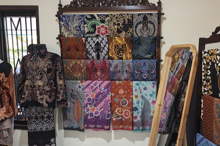 Dari Daun hingga Kulit Kayu, Upaya Melestarikan Batik dan Menjaga Bumi lewat Pewarna Alami