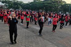 Sehari Jelang Debat Capres, Siti Atikoh Senam Sicita di Alun-alun Kota Serang