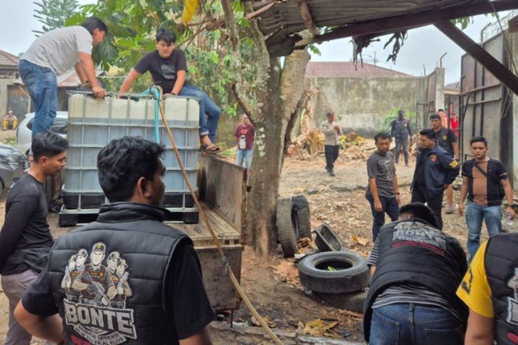 Gudang di Bengkulu Diduga Timbun 3,3 Ton Biosolar Digerebek, Polisi Sita 2 Truk, Empat Orang Diamankan