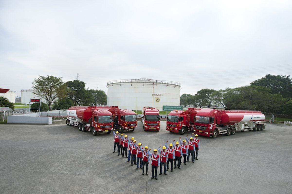 Karyawan Operasional Pertamina