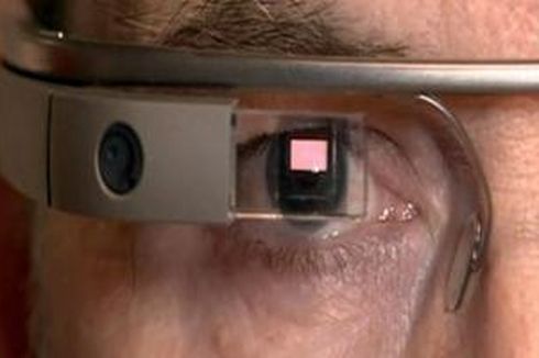 Google Glass Memotret dengan Kedipan