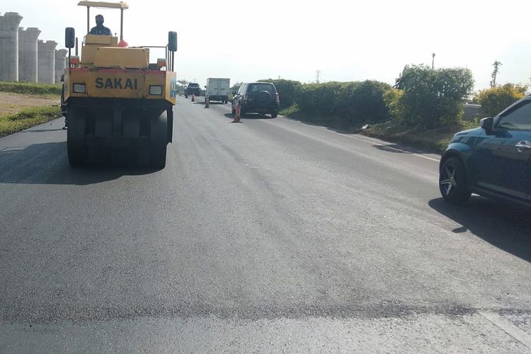 Pekerjaan jalan di Tol Cipularang