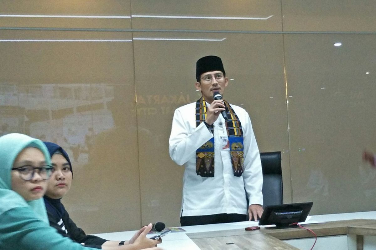 Wakil Gubernur DKI Jakarta Sandiaga Uno saat konferensi pers evaluasi penataan Tanah Abang, Jakarta Pusat, di Balai Kota DKI Jakarta, Jumat (5/1/2018).