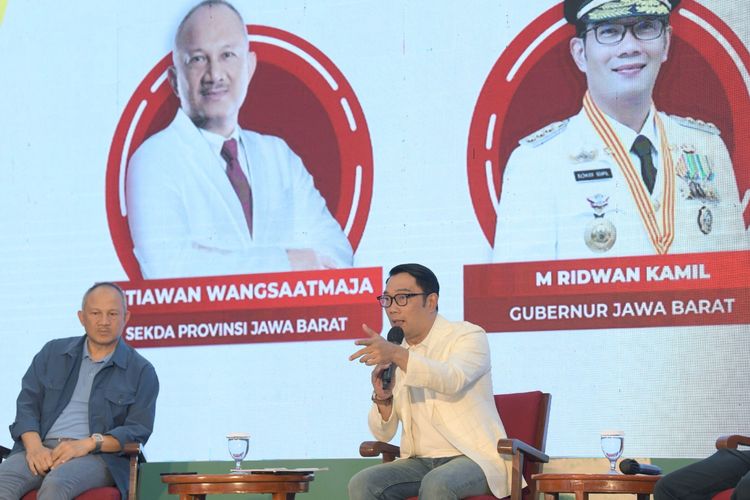Gubernur Jawa Barat (Jabar) Ridwan Kamil meluncurkan mekanisme kerja dinamis (MKD) di Gedung Sate, Kota Bandung, Senin (19/6/2023).