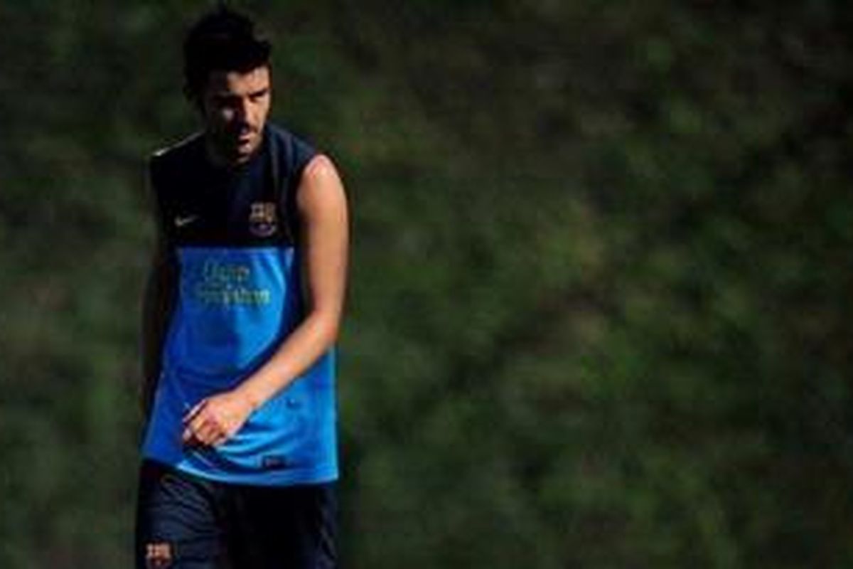 Striker Barcelona, David Villa, mulai mengikuti latihan tim usai dibekap cedera panjang.
