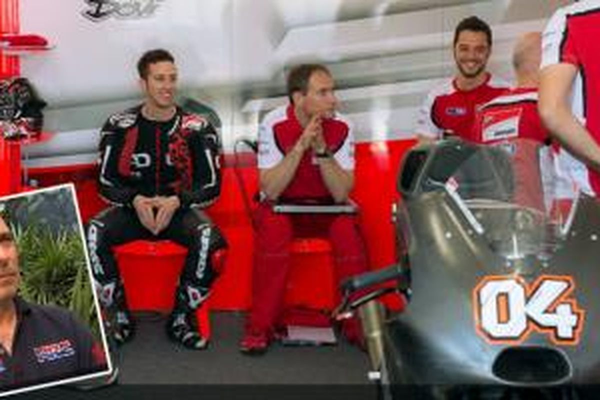 Suasana happy di paddcok Ducati dalam uji coba resmi di Phillip Islands, Australia. Sementara Livio Suppo dari Repsol Honda tak menyukai kepindahan Ducati ke Open.