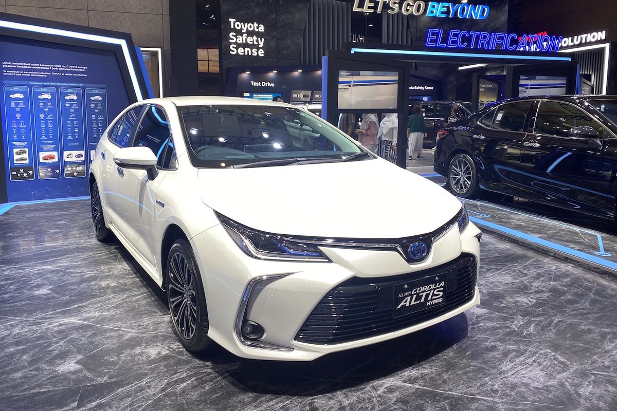 Corolla Altis Hybrid IIMS 2022