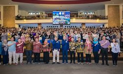 Di Kuliah Umum Undip, Mentrans Ajak Anak Muda Wujudkan Kawasan Transmigrasi sebagai Pusat Pertumbuhan Ekonomi