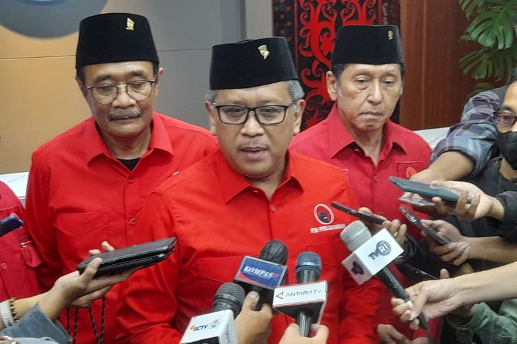 Sekretaris Jenderal DPP PDI-P Hasto Kristiyanto ditemui di Sekolah Partai, Jakarta, Jumat (10/6/2022).