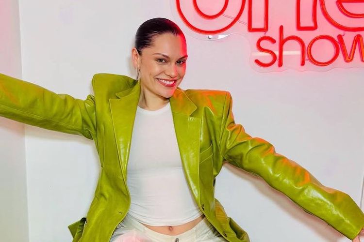 Menangis Haru, Jessie J Umumkan Pulih dari Kanker: Akhirnya Bisa Bernapas Lega