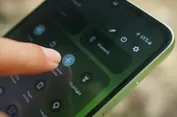 Benarkah Airplane Mode Bikin HP Lebih Cepat Terisi Saat Dicas?