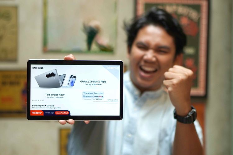 Telkomsel bersama Samsung hadirkan paket bundling Samsung Galaxy Z Fold 6 dan Z Flip 6 dengan pembaruan fitur Galaxy AI dan performa tinggi untuk membuka peluang baru didukung jaringan broadband tercepat dan terluas dari Telkomsel. Melalui paket bundling tersebut, pelanggan akan mendapatkan bonus eSIM Telkomsel dan kuota data 150 GB untuk 12 bulan.

