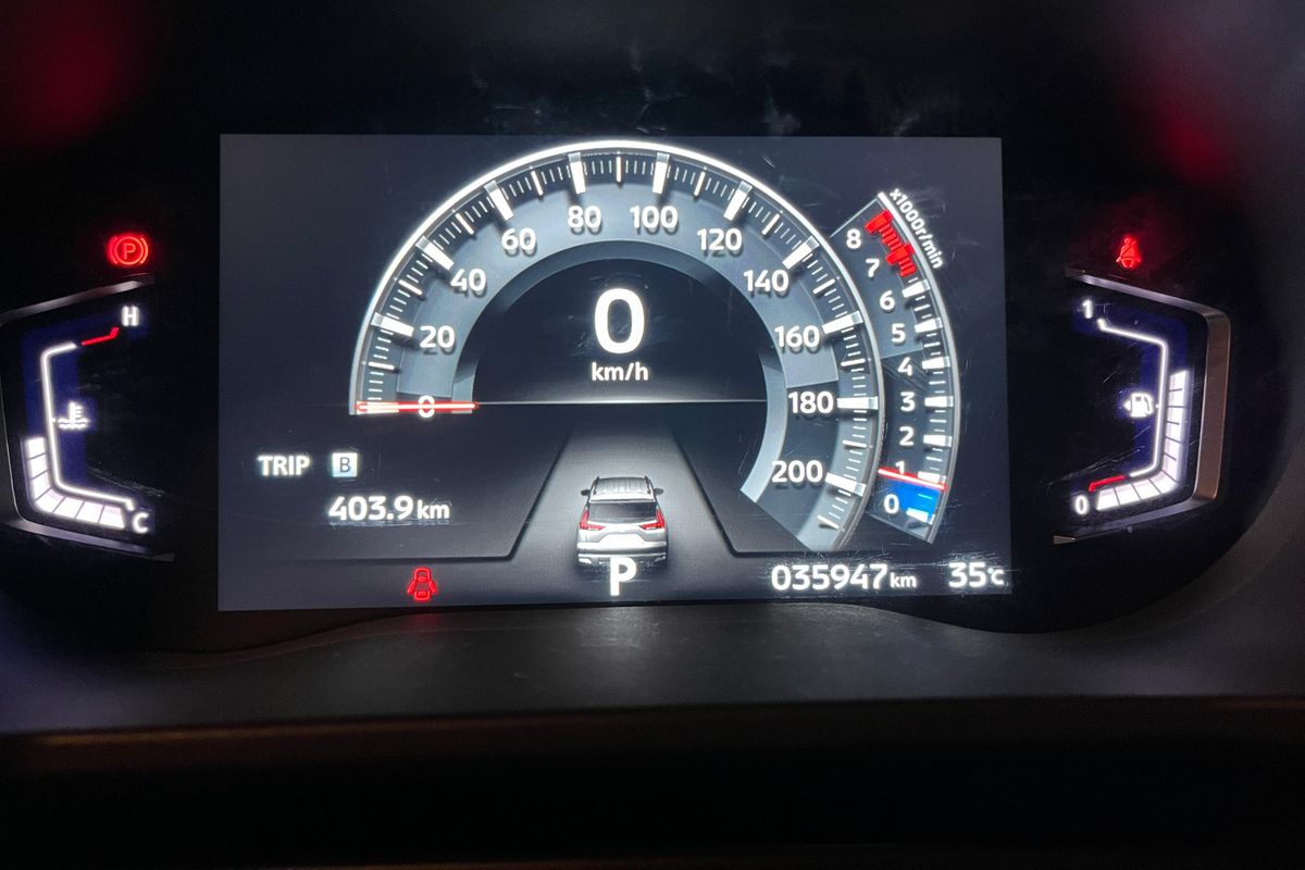 Tampilan multi information display (MID) Mitsubishi Xpander Cross