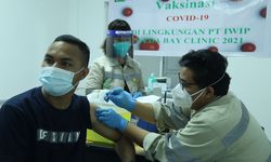 Sukseskan Program Vaksin Gotong Royong, Ribuan Karyawan IWIP Jalani Vaksinasi