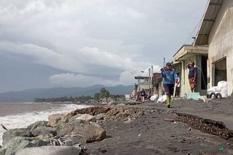 Daratan Hilang di Pantura Jawa, BRIN: Erosi Masif Capai 65,8 Persen